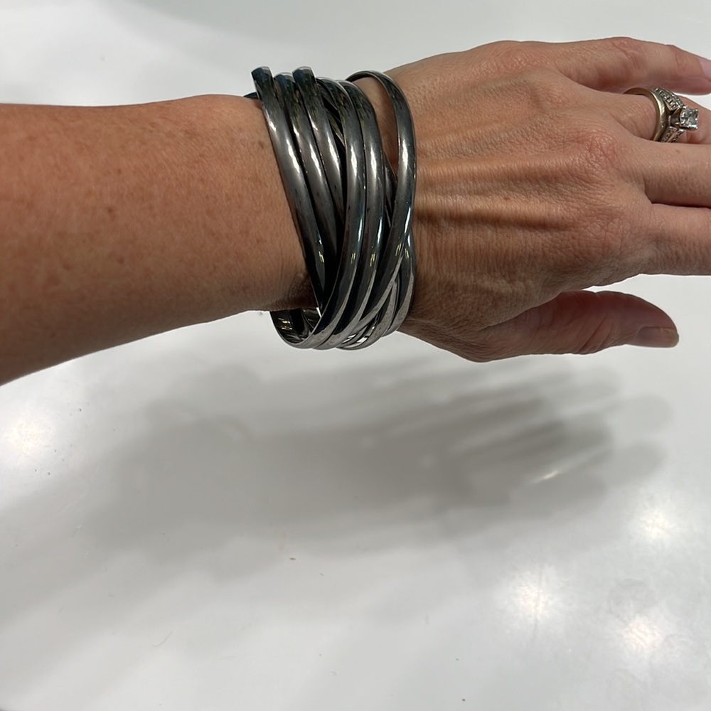 Silver connected bangles - Picture 2 of 2